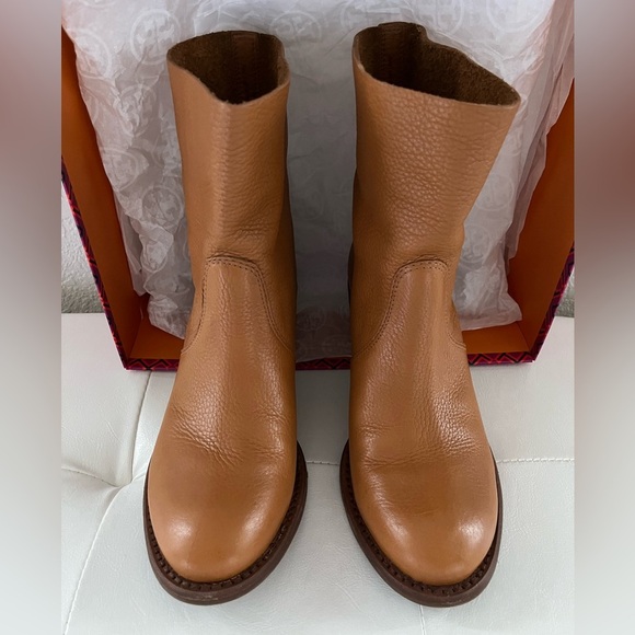 Tory Burch Siena Leather Booties in Light Tan-NWT - Picture 5 of 13